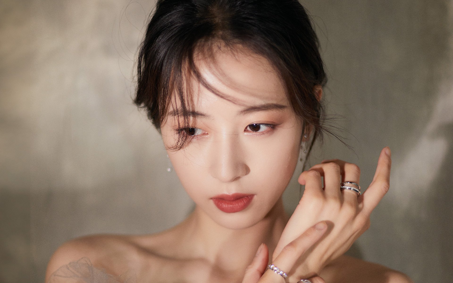 九游娱乐官网 (jiuyou)-安东·李恩：用精准的传球和灵动的跑位，带领全黑队驰骋全场，李恩东简历