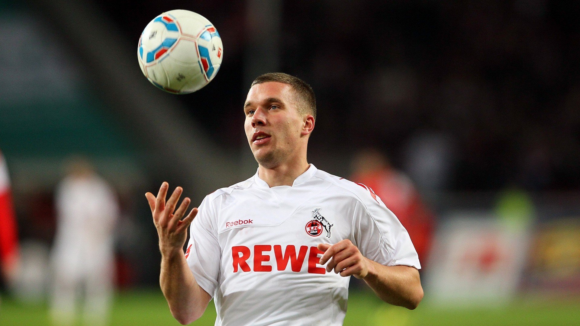 Jiu You-西甲：比利亚雷亚尔1-0逆转莱万特，队长绝杀场面火爆，比利亚雷亚尔和莱万特关系